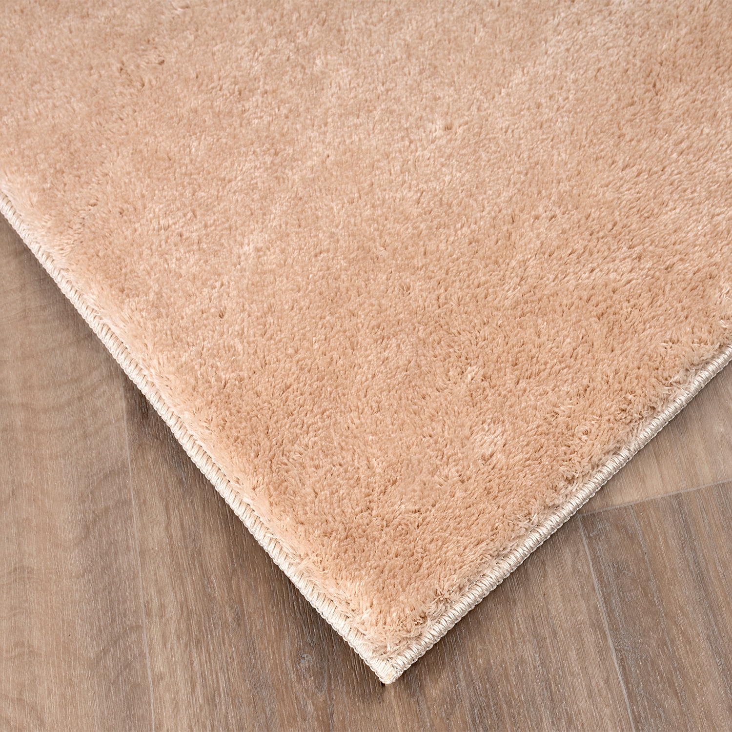 darkbeige2 vitrin bej peluş halı